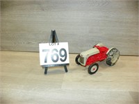 1/16 Ford 8N