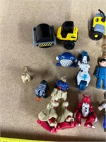 VINTAGE MIXED TOY LOT.