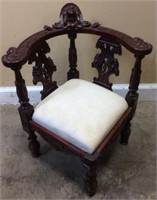 VINTAGE ORNATE CHILDS CHAIR