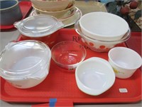 7 Pieces of Assorted Pyrex