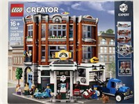 Large 2569 Pc Lego Creator Corner Garage Set