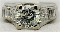 14KT WHITE GOLD 2.05CT DIAMOND RING FEATURES