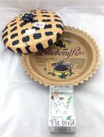 Covered pie plate and pie bird