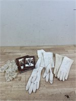 Women’s vintage gloves with Avon planner