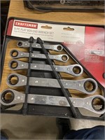 Craftsman flat box and wrench set ratcheting