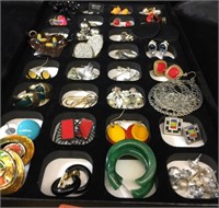 EARRING LOT / JEWELRY / 32 PAIRS