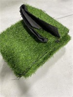 ARTIFICIAL GRASS MAT APPROXIMATELY 76 X 39 INCH