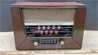 1948 General Electric Wood Case Radio (glass