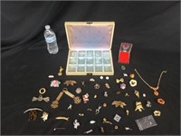 BROOCHES,PINS,NECKLACE SET,HAIR PINS & JEWELRY BOX