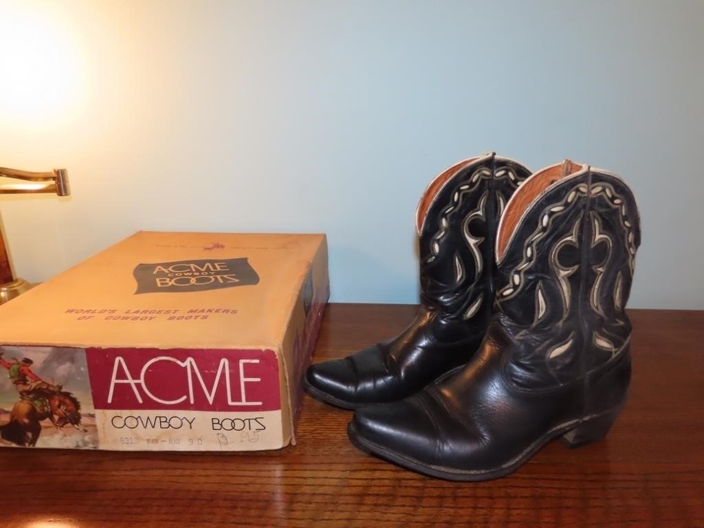 Vintage Acme cowboy boots w/box. Size 9.