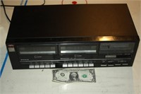 SANYO DOUBLE CASSETTE DECK RD W-41 - Powers On -