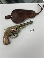 Wyandotte tin toy red ranger cowboy gun pistol