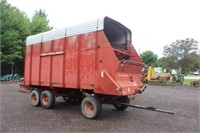 New Holland self unloading forage box