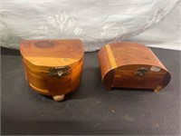 2 wood boxes