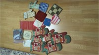 VARIETY OF HOT PADS AND OVEN MITTENS