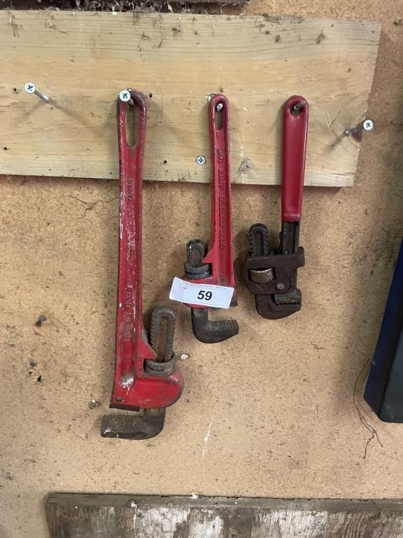 3 PIPE WRENCHES