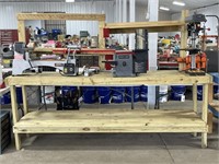 (M) Wood Work Bench w/ Porter Cable PCB420SA