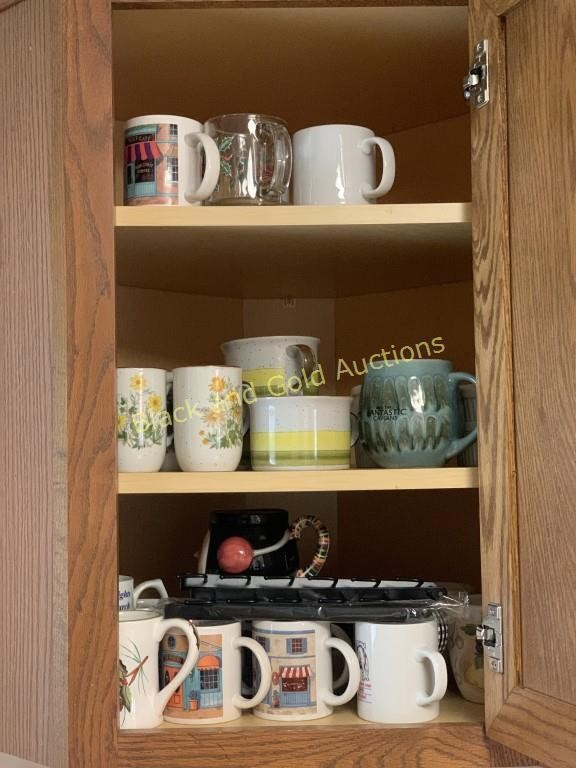 3 Shelves Coffee Mugs