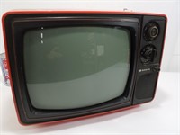 Télévision cathodique rouge Sanyo, fonctionnelle
