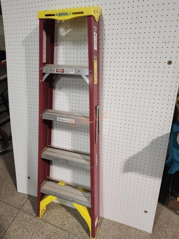 Werner Fiberglass Ladder 5' type II