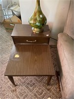 WOODEN END TABLE (20" X 29" X 20")