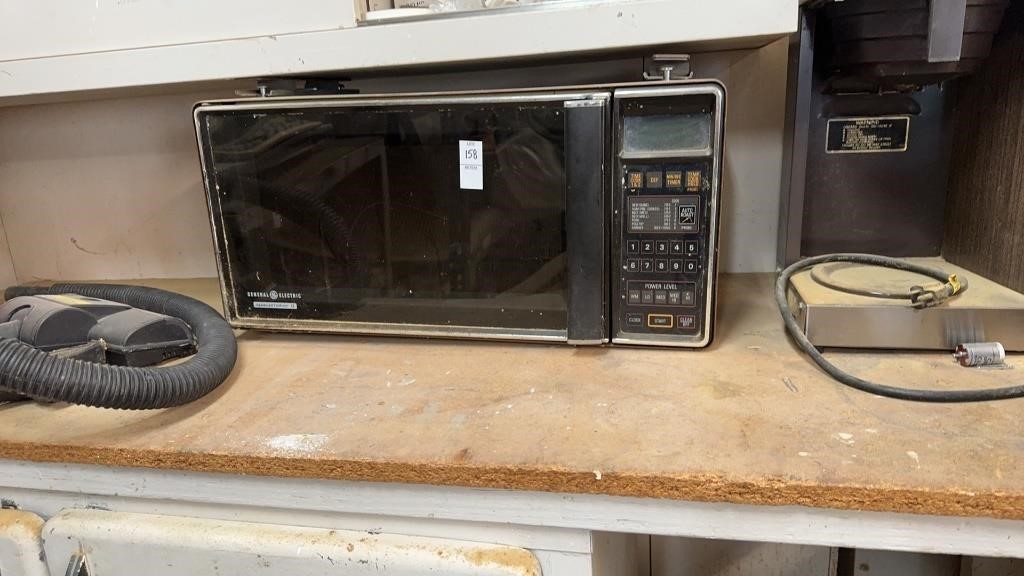 General electric microwave with damage
