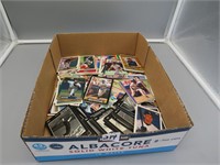 Nice Assortment of unsorted baseball cards