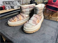 Treadlite by UGG boots, camo/tan, size 14, 1134852