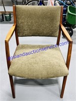Padded Chair (33”)