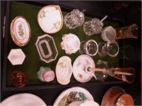 23 pieces of small vintage china and glass: