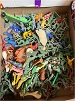 Lot of vintage army men and more