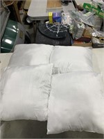 4 pillow inserts