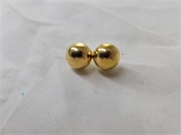 750 gold ear rings, .143oz