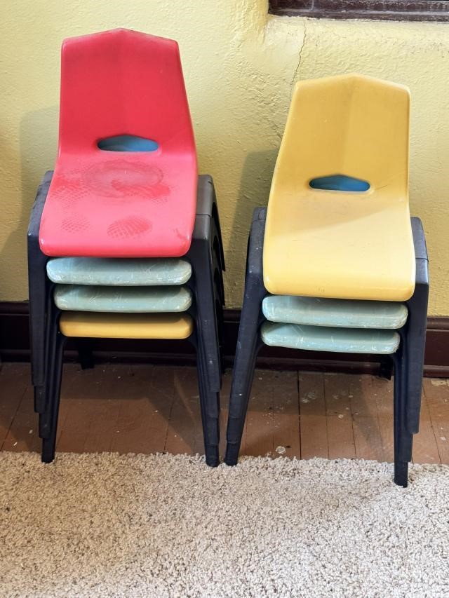 Set of 7 Plastic Kids Chairs