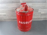 5 GALLON METAL GAS CAN /NICE CONDITION