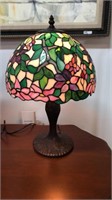 Stained glass lamp 19 inches tall and 12 inches