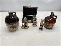 2 JUGS 3 FIGURINES AND WOODEN TRINKET BOX