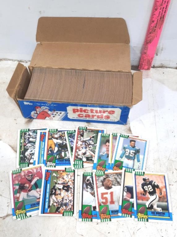 1990 Topps Football Cards in Vending Box