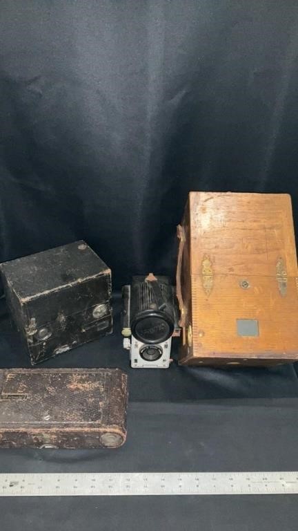 Vintage cameras, all not tested