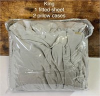 1 Fitted Sheet / 2 Pillow Cases (King)