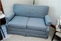 Loveseat Upholstered Hide A Bed, Blue w/Flower