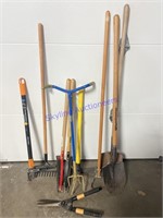 Assortment Of Garden/Lawn Tools