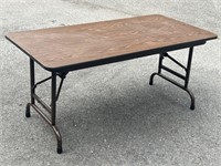 Heavy Duty 48in Portable Table LIKE NEW!