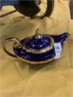 Aladdin England tea pot