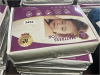 Lot of (4) Pure Protector Mattress Protector