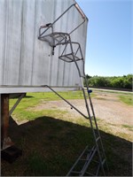 Ladder Tree Stand w/ All Ladder Pieces