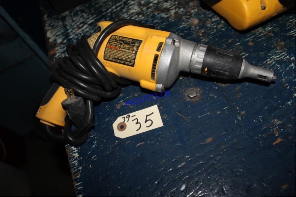 DeWalt DW272 Corded Drywall Scrugun - Works