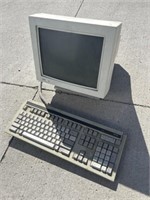 Wuss computer and monitor