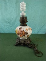 Vintage 3 way electric table lamp. Comes on