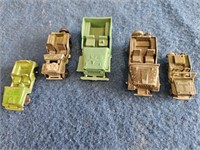 5 VINTAGE MILITARY JEEP TOY CARS ALL ARE BETWEEN